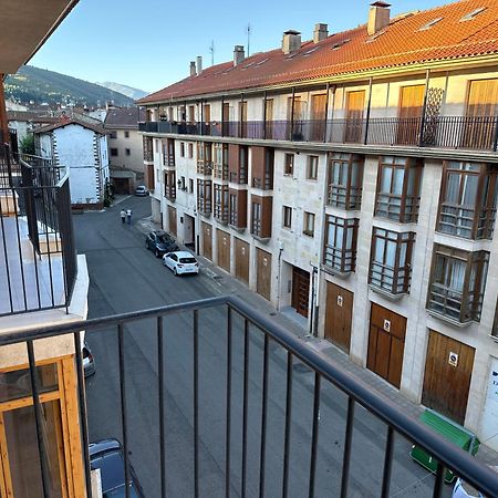 Apartamento Recien Reformado En Ескарай Екстериор снимка
