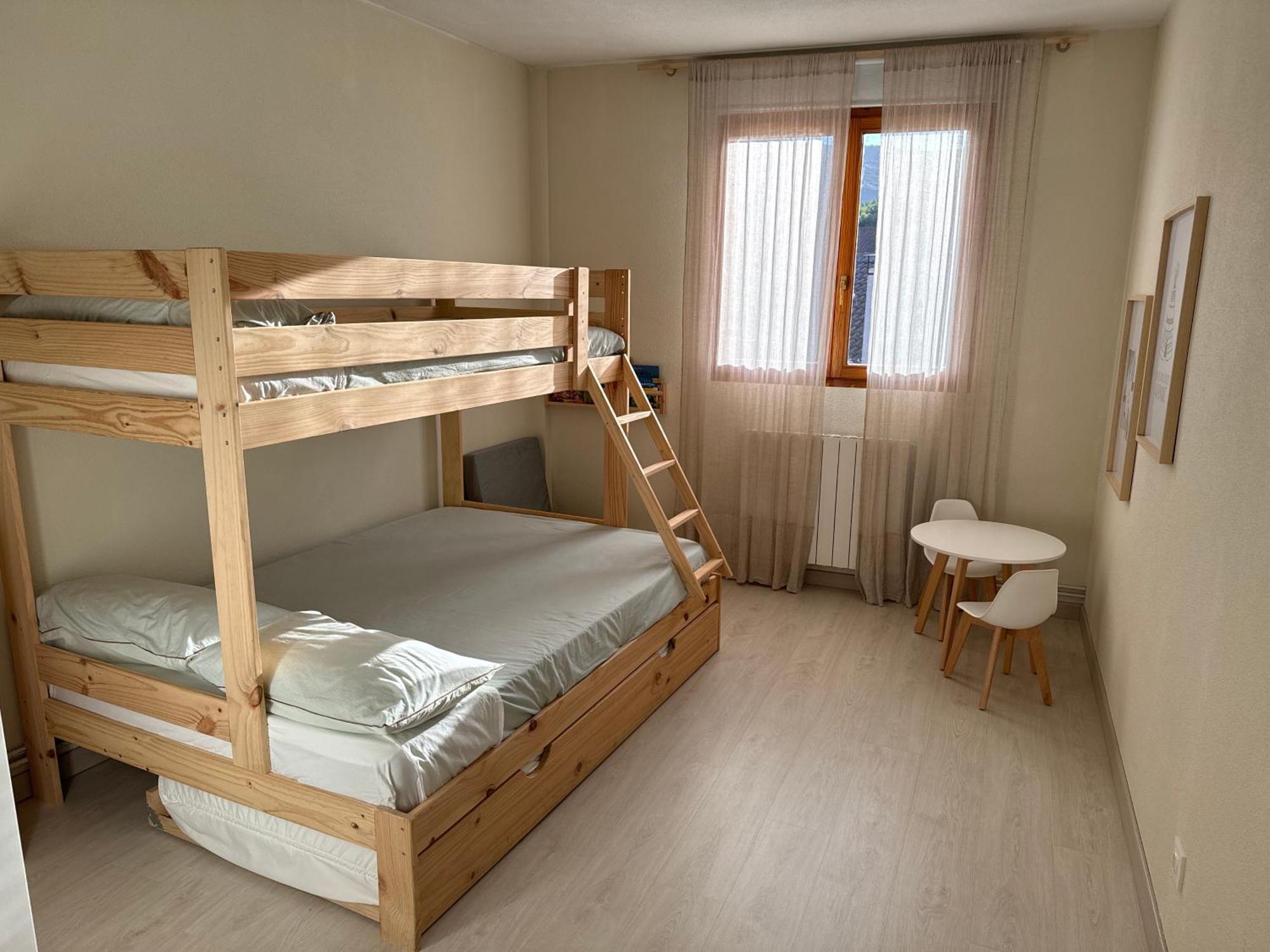 Apartamento Recien Reformado En Ескарай Екстериор снимка